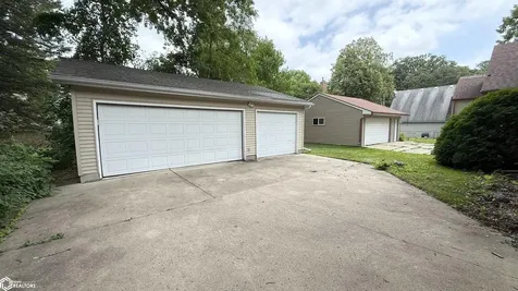 1112 W State Street Mason City IA 50401