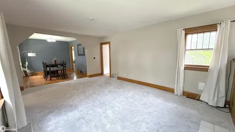 1112 W State Street Mason City IA 50401