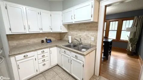 1112 W State Street Mason City IA 50401