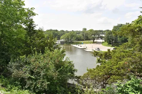 710 Park Avenue Iowa Falls IA 50126