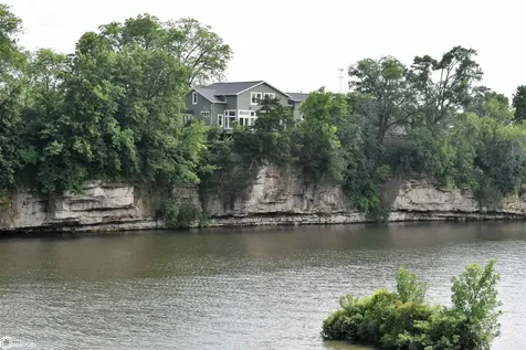 710 Park Avenue Iowa Falls IA 50126