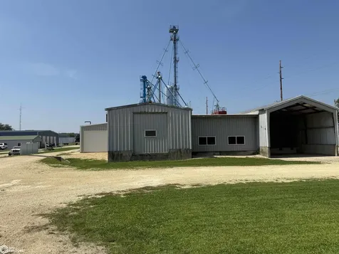 130 E 11th Street Monticello IA 52310