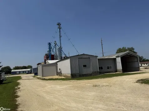 130 E 11th Street Monticello IA 52310