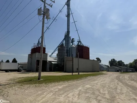 130 E 11th Street Monticello IA 52310