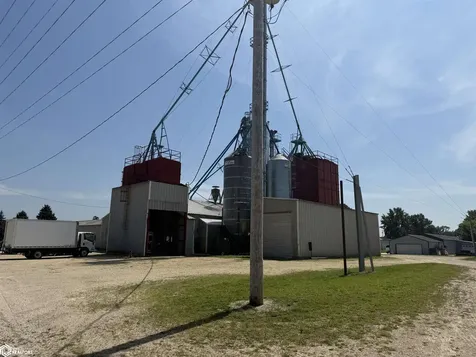130 E 11th Street Monticello IA 52310