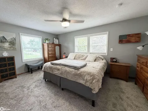 1115 N 9th Avenue E Newton IA 50208