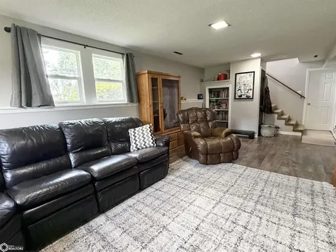 1115 N 9th Avenue E Newton IA 50208