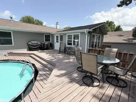 1115 N 9th Avenue E Newton IA 50208