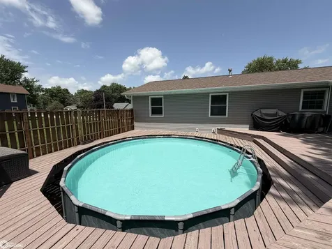 1115 N 9th Avenue E Newton IA 50208