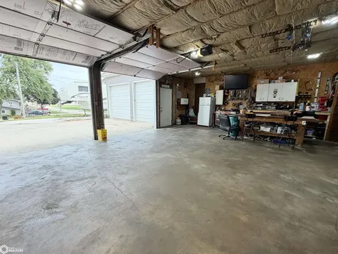 1115 N 9th Avenue E Newton IA 50208
