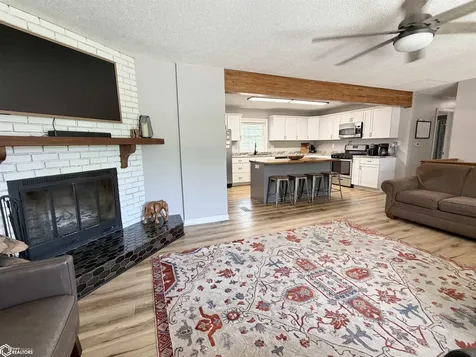 1115 N 9th Avenue E Newton IA 50208