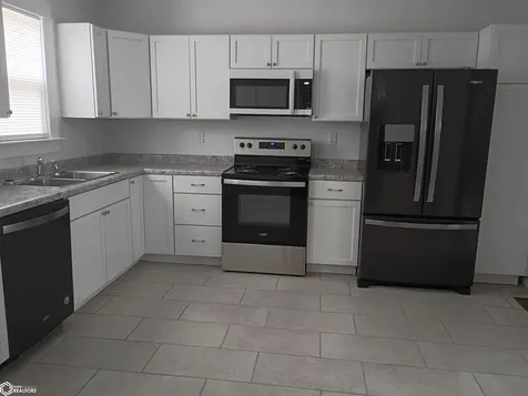 1214 E Fourth Street Ottumwa IA 52501