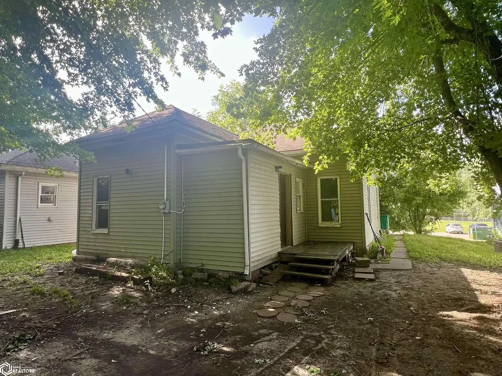 404 W Stone Fairfield IA 52556