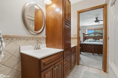 2057 Sunnyside Avenue Burlington IA 52601