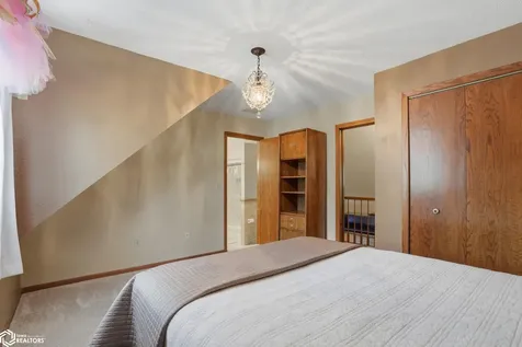 2057 Sunnyside Avenue Burlington IA 52601