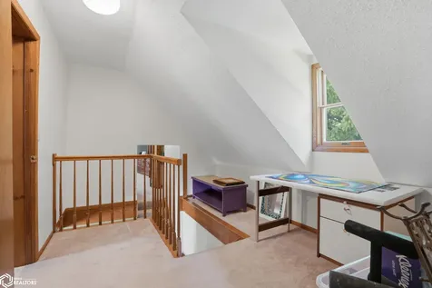 2057 Sunnyside Avenue Burlington IA 52601