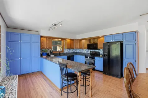 2057 Sunnyside Avenue Burlington IA 52601