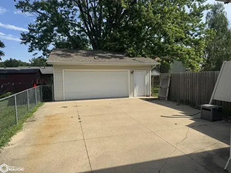 209 W Golf Avenue Ottumwa IA 52501
