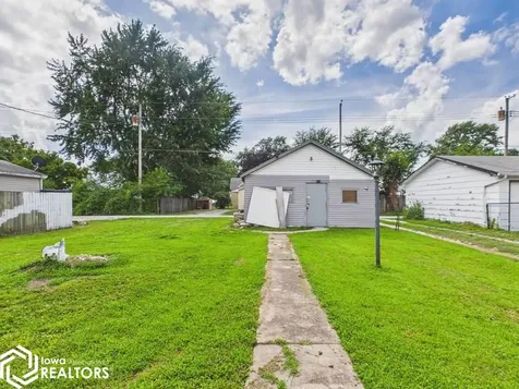 217 N Hancock Street Ottumwa IA 52501