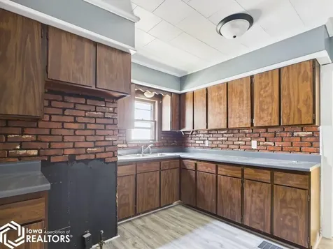 217 N Hancock Street Ottumwa IA 52501