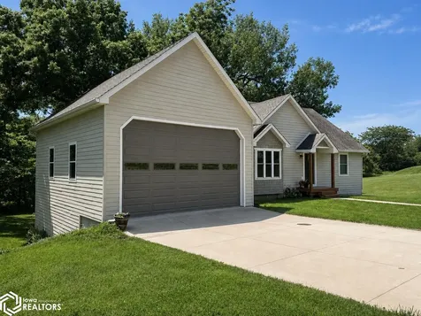 17587 Lakeshore Drive Moravia IA 52571