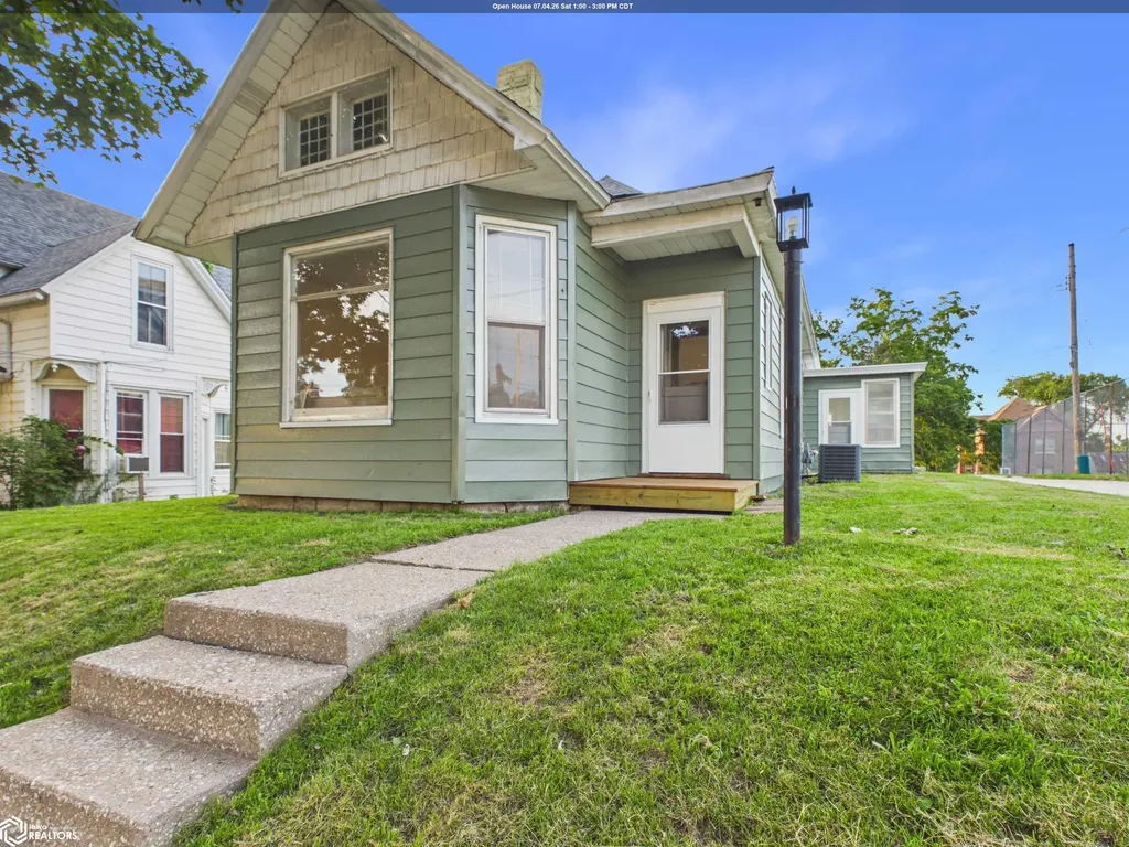 1408 Valley Street Burlington IA 52601