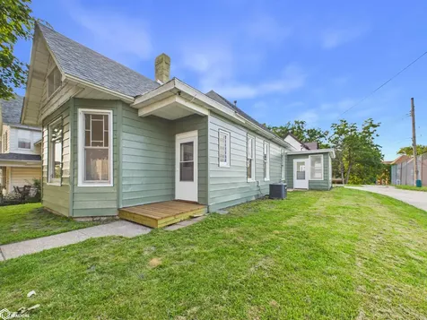 1408 Valley Street Burlington IA 52601