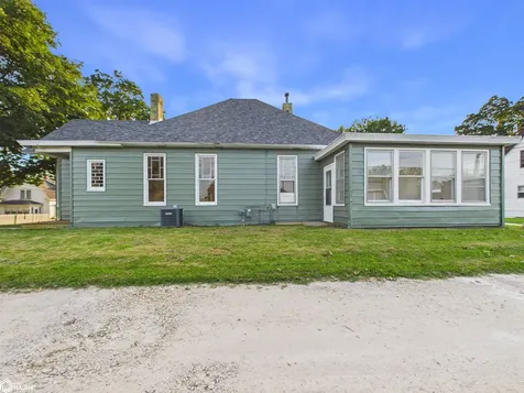 1408 Valley Street Burlington IA 52601