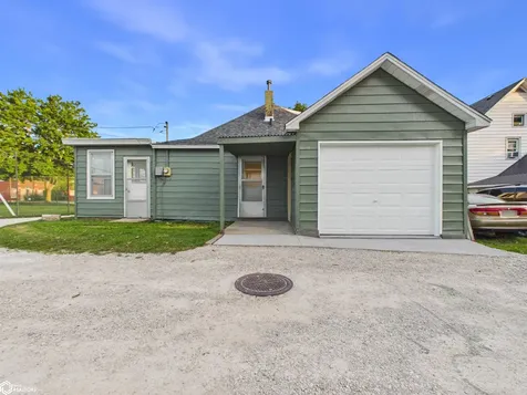1408 Valley Street Burlington IA 52601