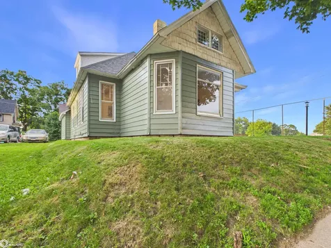 1408 Valley Street Burlington IA 52601
