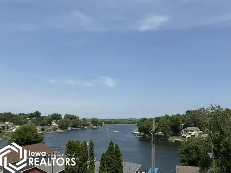 2161 S Lakeshore Drive Brooklyn IA 52211