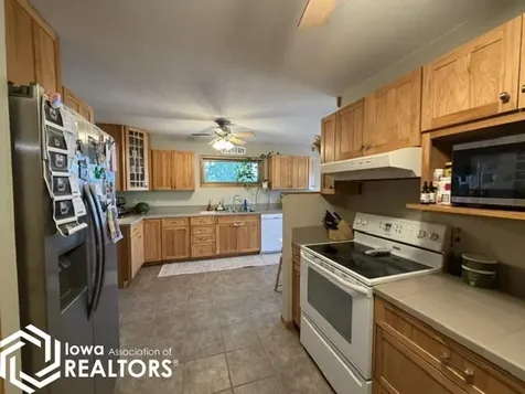 2161 S Lakeshore Drive Brooklyn IA 52211