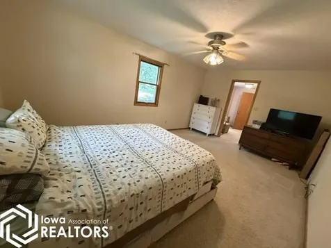 2161 S Lakeshore Drive Brooklyn IA 52211