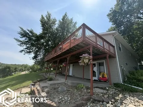 2161 S Lakeshore Drive Brooklyn IA 52211