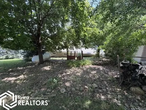 2161 S Lakeshore Drive Brooklyn IA 52211