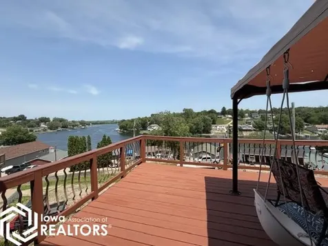 2161 S Lakeshore Drive Brooklyn IA 52211