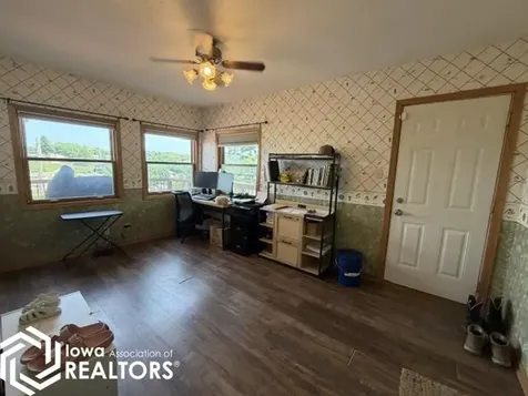 2161 S Lakeshore Drive Brooklyn IA 52211