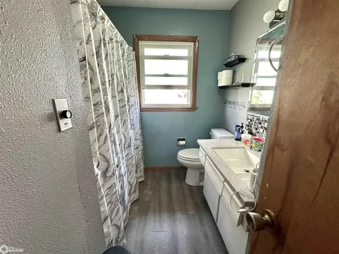 203 E Dallas Street Montezuma IA 50171