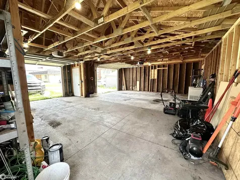 203 E Dallas Street Montezuma IA 50171