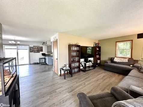 203 E Dallas Street Montezuma IA 50171