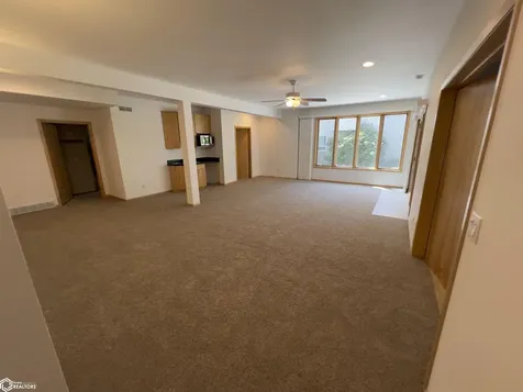 1102 S 12th Avenue W Newton IA 50208