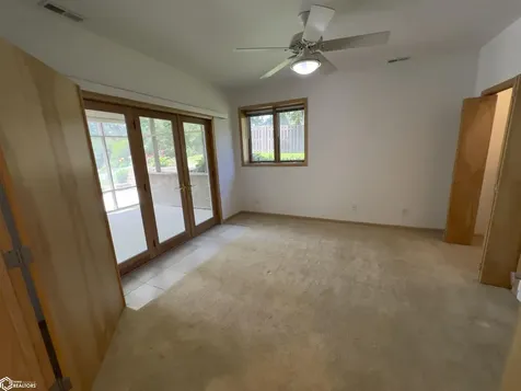 1102 S 12th Avenue W Newton IA 50208