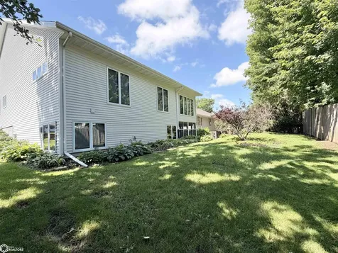 1102 S 12th Avenue W Newton IA 50208