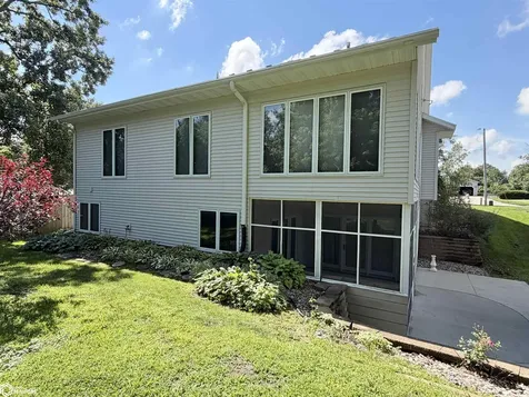 1102 S 12th Avenue W Newton IA 50208