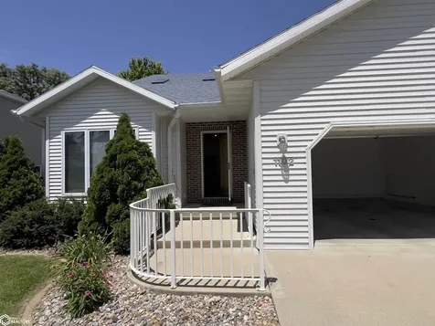 1102 S 12th Avenue W Newton IA 50208
