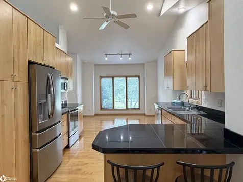 1102 S 12th Avenue W Newton IA 50208