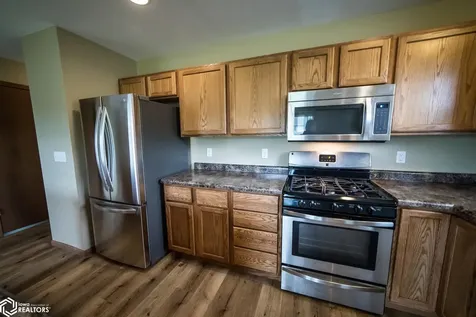 1842 S Rhode Island Court Mason City IA 50401