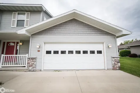 1842 S Rhode Island Court Mason City IA 50401