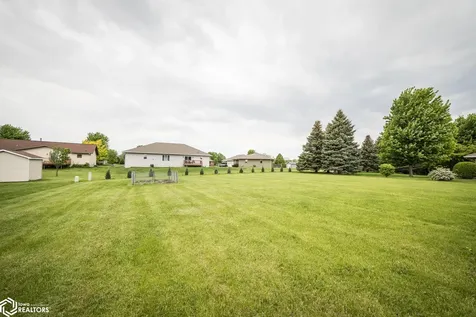 1842 S Rhode Island Court Mason City IA 50401