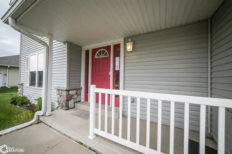 1842 S Rhode Island Court Mason City IA 50401